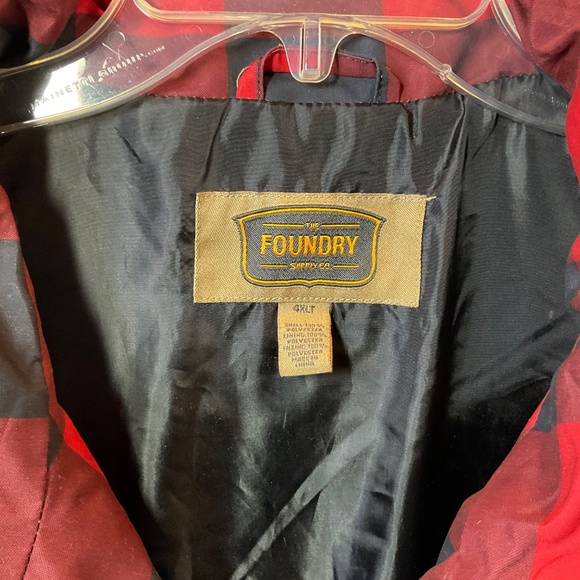 Foundry Men's Big & Tall Red Buffalo Check and Solid Black Puffer Vest SZ 4XLT - Picture 3 of 3